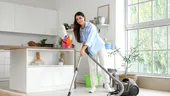 Miroase urât în casă după ce dai cu aspiratorul? Află ce greșeală faci