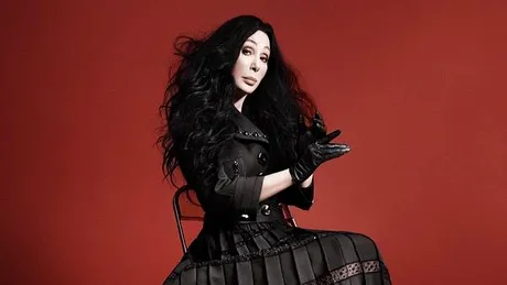 Cântăreaţa Cher e imaginea oficială a noii colecţii Marc Jacobs