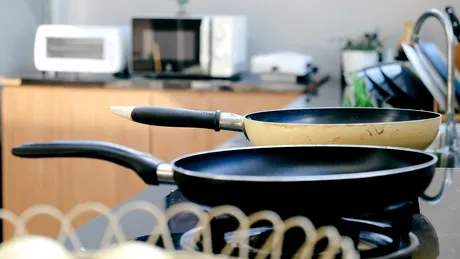 Chimicalele din vasele antiaderente cresc riscul de scleroză multiplă de patru ori