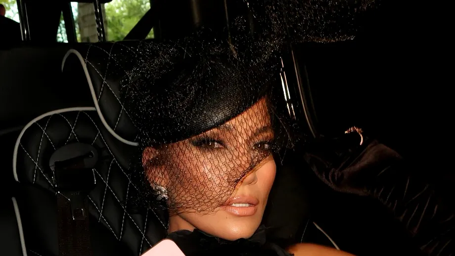 Trucul care o ajută pe Jennifer Lopez să arate uluitor la 54 de ani. Vedeta a dezvăluit secretul tenului său lipsit de riduri