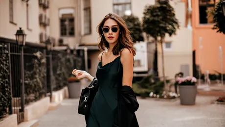 Cum trebuie să te îmbraci ca să fii atrăgătoare pentru bărbați. 6 idei de ținute care te transformă într-o femeie cu sex-appeal