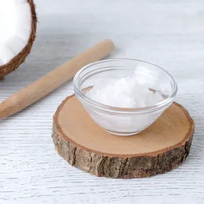 Deodorant natural cu ulei de cocos. Scapi de mirosurile neplăcute cu acest amestec preparat acasă