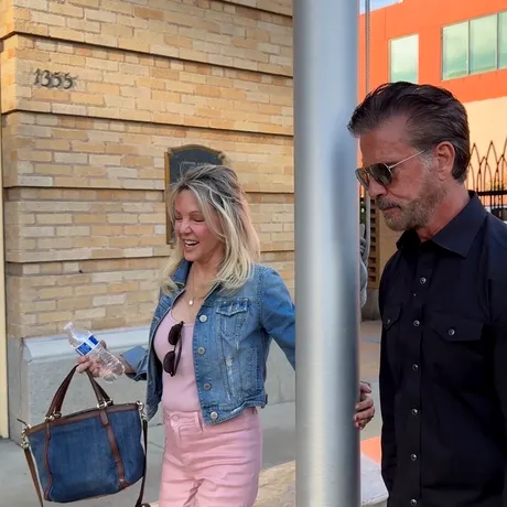 Poveste de iubire neașteptată la Hollywood. Lorenzo Lamas, trăiește o poveste cu o fostă mare vedetă a anilor ’90