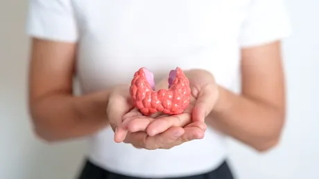 Legătura între tiroidă autoimună, stres cronic și traume vechi