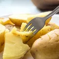 De ce cartofii fierți se sfărâmă sau rămân tari? 6 greșeli care schimbă complet rezultatul