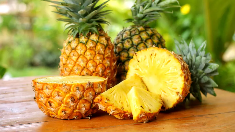 4 motive pentru care este indicat să mănânci mai mult ananas
