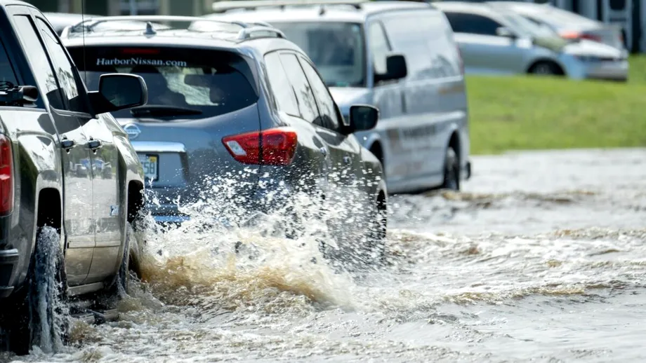Când scăpăm de ciclonul Barbara? Sud-estul României, sub cod roșu de ploi torențiale și furtuni violente