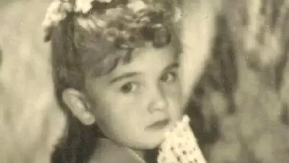 Imagine virală cu o legendă a muzicii românești. O recunoști pe fetița din fotografie?
