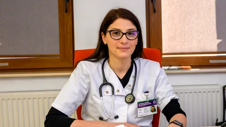 Ai pielea sânilor ca și „coajă de portocală” sau secreții verzi? Un medic explică ce afecțiune poți avea!