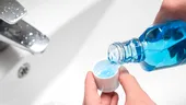 Pericolul major din apa de gură. Ce pățești dacă o folosești zilnic