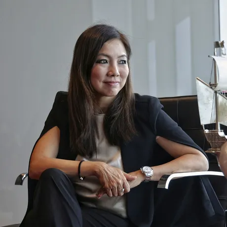 Cine este Tan Su Shan, femeia pentru care unii scot din buzunar 15.000 de dolari doar pentru a sta cu ea la masă