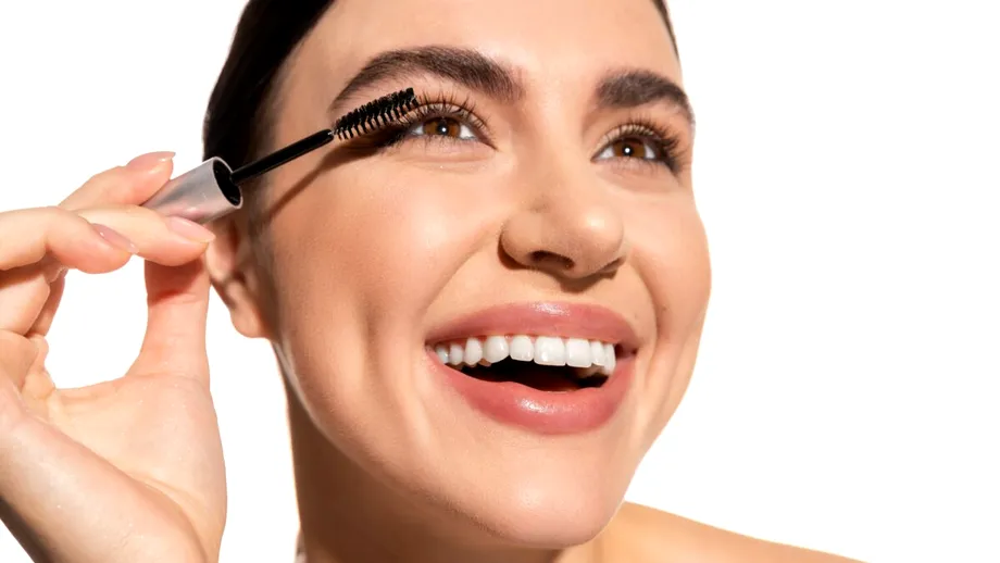 De ce merită să renunți la rimelul din comerț și să folosești unul făcut acasă