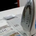 Cum se curăță talpa arsă la fierul de călcat. Ingredientele ieftine pe care majoritatea oamenilor le au deja în casă
