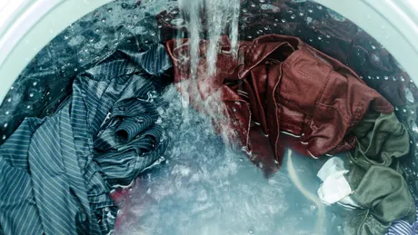 De ce nu trebuie să umpli până la refuz mașina de spălat. Probleme grave care pot apărea și cum le poți evita