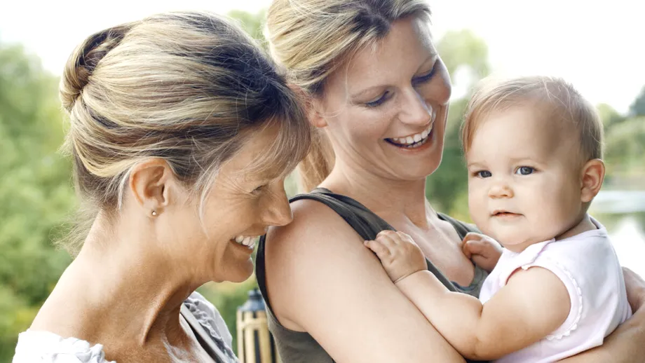 Ce poate moșteni bebelușul de la mama ta? Detalii surprinzătoare despre bagajul genetic transmis din generație în generație