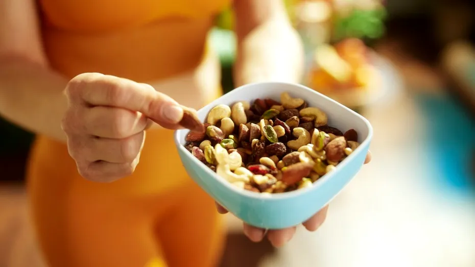 Cele mai sănătoase nuci și alune pe care merită să le incluzi în alimentație. Ce beneficii au pentru organism