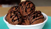 Îngheţată cu ciocolată neagră şi mentă