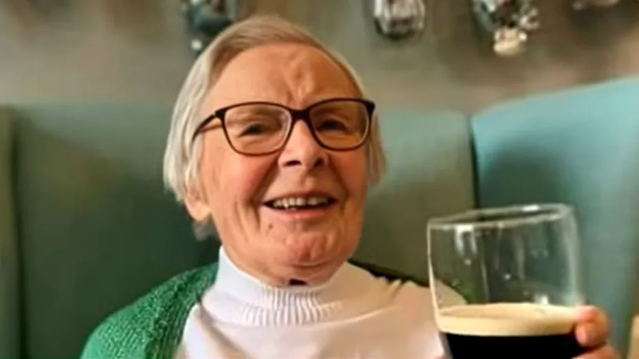 În vârstă de 105 ani, o femeie din Anglia dezvăluie secretele longevității sale. Ce ocupație a avut