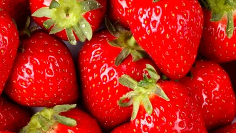 Top fructe şi legume cu cele mai mari concentraţii de pesticide