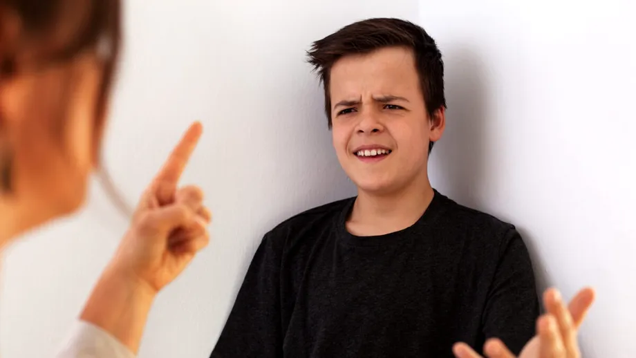 Cum putem gestiona furia și comportamentele agresive ale copiilor și adolescenților / VIDEO