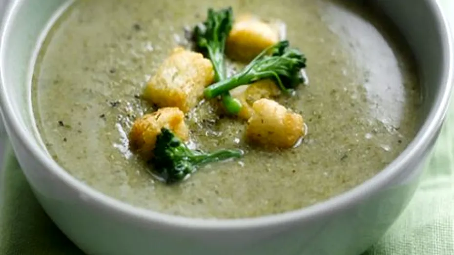 Supă cremă de rucola cu soia verde