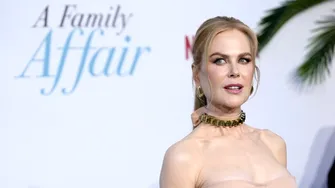 Nicole Kidman s-a jucat cu mințile bărbaților pe covorul roșu! A purtat o rochie culoarea pielii și a dat impresia că este complet goală