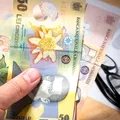 572 lei în plus pentru acești pensionari din România, începând cu 1 aprilie 2026. Cine se încadrează