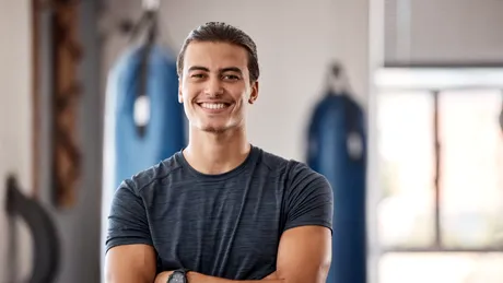 Trucul simplu care te ajută să te lași de fumat și să slăbești în același timp. Costă mai puțin decât un pachet de țigări