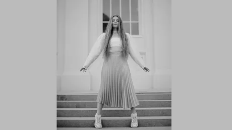 Schimbă tocurile cu pantofi sport! Pantofi sport pentru femei în stiluri elegante