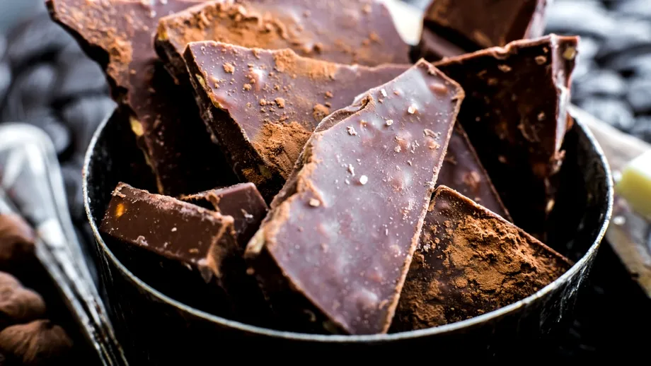 Ciocolată de casă cremoasă, fără lapte praf! Desertul care se face în 5 minute și este perfect chiar și în post