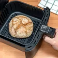 Cum să faci pâine în airfryer. Rețetă simplă și rapidă pentru o pâine pufoasă cu crustă aurie