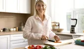 Nu există un aliment care te ține tânăr. Ce arată un nou studiu despre felul în care dieta influențează îmbătrânirea organismului