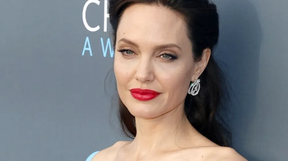 Doctor emerit Guy Storme “Angelina Jolie a făcut o nebunie amputându-şi sânii”