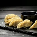 Jiaozi, găluște chinezești pline de savoare. Rețeta simplă pe care o poți face acasă!