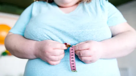 STUDIU. Nesiguranța locului de muncă și veniturile mici predispun la obezitate