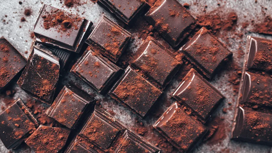 Ciocolata neagră aduce o veste dulce: previne ficatul gras! Câte grame sunt recomandate zilnic