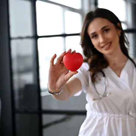 Legătura ascunsă dintre atacurile de cord și bacteriile orale. De ce igiena orală îți poate salva inima