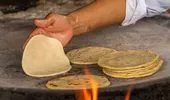 Cum să faci acasă tortilla. Ai nevoie de 4 ingrediente dacă vrei să obții lipii gustoase