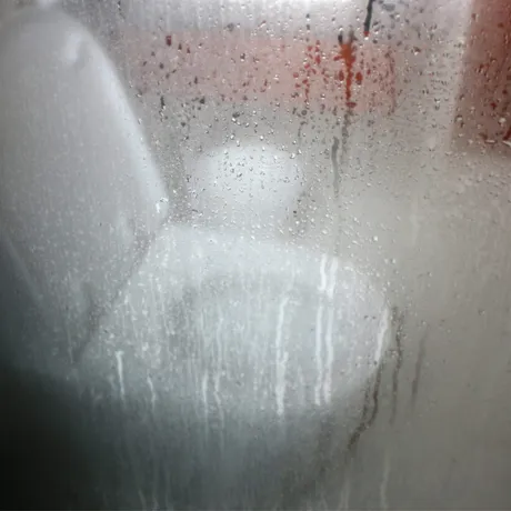 De ce apare condensul pe vasul de toaletă și cum îl elimini eficient?