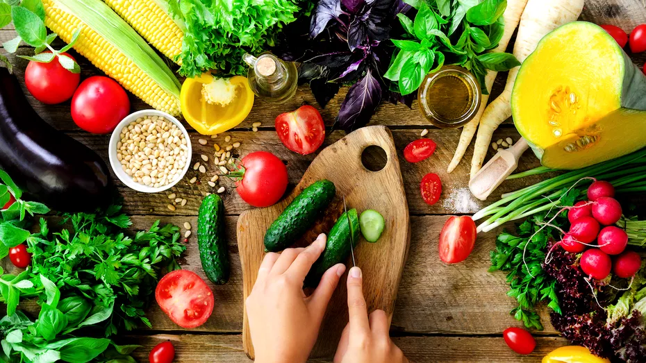 Cât de sănătoase sunt legumele pe care le consumi? Ți-o spune culoarea lor!