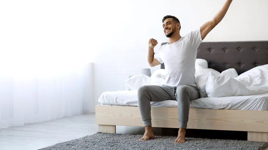 4 trucuri care te vor ajuta să te trezești mai devreme, dar și mai odihnit