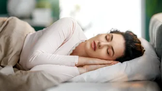 Dormi 8 ore pe noapte? S-ar putea să fie prea mult! Ce spun cele mai noi studii despre numărul „ideal” de ore de somn