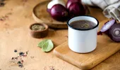 Leacul din bucătărie pe care românii îl ignoră. Ce poate face ceapa pentru inimă, imunitate și plămâni