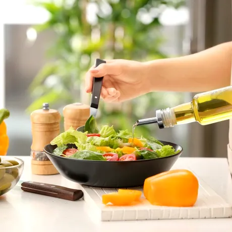Singurul ulei pe care îl poți consuma în siguranță. Mulți români nu-l cumpără des, dar e cel mai sănătos