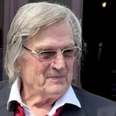 Cum arată Florin Piersic la 90 de ani. A fost primit cu aplauze la Piatra Neamț
