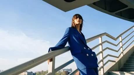 Ce culoare să porți pentru a fi perceput drept o persoană de încredere