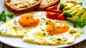 Cum poți pregătiti ouă ochiuri perfecte? Obiectul neașteptat din bucătărie pe care să-l folosești