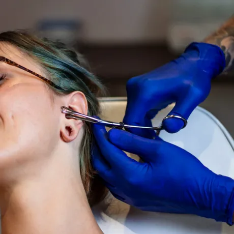 Cele mai riscante zone ale corpului pentru piercing: unde pot apărea cele mai grave complicații