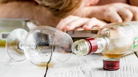 3 moduri prin care alcoolul ne îmbolnăvește de cancer