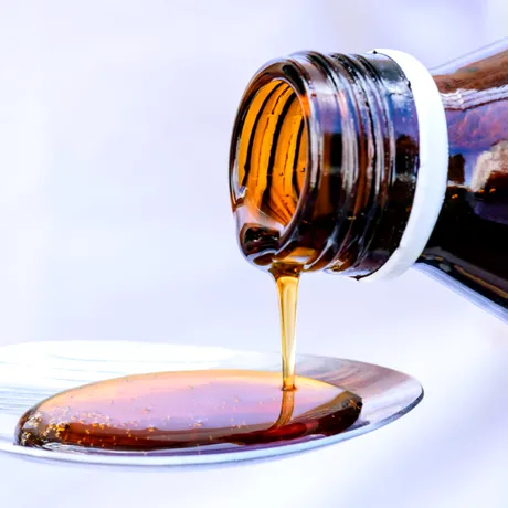 Tu știi ce sirop de tuse ți se potrivește? Greșeala pe care o fac mulți
